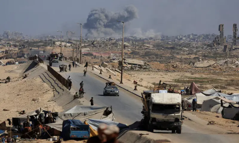 Smoke rises during an Israeli military operation as displaced Palestinians fleeing northern Gaza move southward in the central Gaza Strip. – Reuters Smoke rises during an Israeli military operation as displaced Palestinians fleeing northern Gaza move southward in the central Gaza Strip. – Reuters