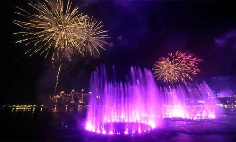 A view shows a new fountain during a ceremony at the Palm Jumeirah in an attempt to break the Guinness World Record for the largest fountain, in Dubai, United Arab Emirates, October 22, 2020. Photo via Reuters A view shows a new fountain during a ceremony at the Palm Jumeirah in an attempt to break the Guinness World Record for the largest fountain, in Dubai, United Arab Emirates, October 22, 2020. Photo via Reuters