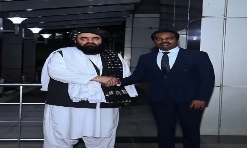 [1/2]Taliban Foreign Minister Mawlawi Amir Khan Muttaqi is welcomed on his arrival at New Delhi, India October 9, 2025.// REUTERS