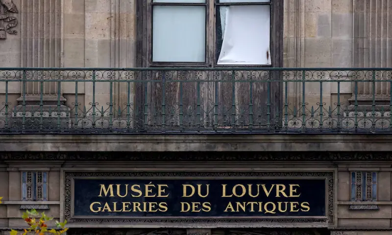 A window believed to have been used in what the French Interior Ministry said was a robbery at the Louvre museum during which jewellery was stolen, in Paris, France, October 19, 2025. REUTERS/Gonzalo Fuentes Purchase Licensing Rights, opens new tab A window believed to have been used in what the French Interior Ministry said was a robbery at the Louvre museum during which jewellery was stolen, in Paris, France, October 19, 2025. REUTERS/Gonzalo Fuentes Purchase Licensing Rights, opens new tab