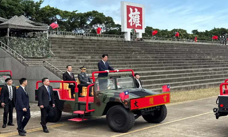 Taiwan’s President Lai Ching-te and Defence Minister Wellington Koo attend a commissioning ceremony for Taiwan’s first battalion of M1A2T Abrams tanks, at the Hukou military base in Hsinchu, Taiwan, October 31, 2025//REUTERS Taiwan’s President Lai Ching-te and Defence Minister Wellington Koo attend a commissioning ceremony for Taiwan’s first battalion of M1A2T Abrams tanks, at the Hukou military base in Hsinchu, Taiwan, October 31, 2025//REUTERS
