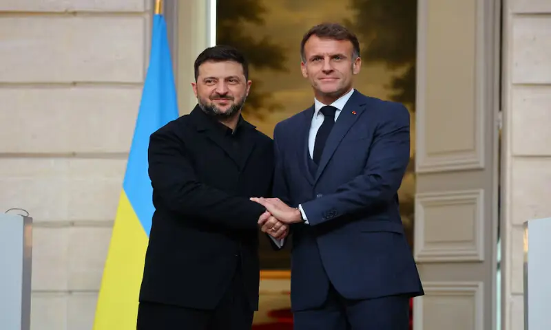 French President Emmanuel Macron shakes hands with Ukrainian President Volodymyr Zelensky after a joint press conference at the Elysee Palace in Paris, France, on Monday. – Reuters French President Emmanuel Macron shakes hands with Ukrainian President Volodymyr Zelensky after a joint press conference at the Elysee Palace in Paris, France, on Monday. – Reuters