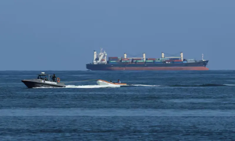 A coast guard boat of the Venezuelan Navy operates off the Caribbean coast on the day Venezuela’s President Nicolas Maduro says that his country would deploy military, police, and civilian defences at 284 “battlefront” locations across the country, amid heightened tensions with the US, in Puerto Cabello, Venezuela, September 11, 2025//REUTERS