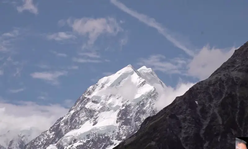 Mount Cook, or Aoraki, where two climbers died in Aoraki/Mount Cook National Park, Canterbury Region, New Zealand, November 25, 2025//REUTERS