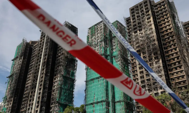 ہانگ کانگ: رہائشی عمارت میں آتشزدگی سے ہلاکتیں 128 ہوگئیں، 200 لاپتہ