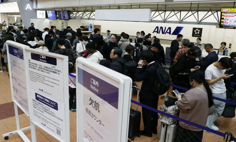 Passengers queue at All Nippon Airways’ cancellation counter after the company cancelled flights due to the Airbus A320 recall, which forced it to ground some aircraft at Haneda Airport in Tokyo, Japan, on Saturday. – Reuters Passengers queue at All Nippon Airways’ cancellation counter after the company cancelled flights due to the Airbus A320 recall, which forced it to ground some aircraft at Haneda Airport in Tokyo, Japan, on Saturday. – Reuters
