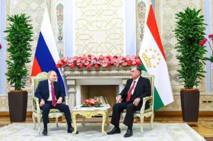 Russian President Vladimir Putin and Tajik President Emomali Rahmon attend a meeting at the Palace of the Nation in Dushanbe on October 9, 2025. Sputnik/Reuters file