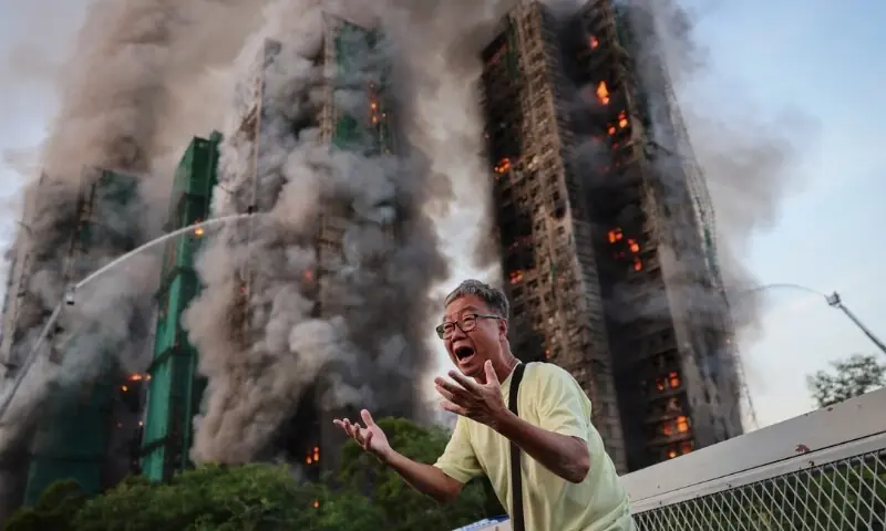 ایک تصویر ہانگ کانگ میں لگی آگ کا عالمی چہرہ کیسے بنی؟