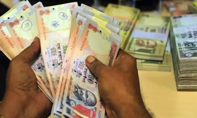 بھارتی روپیہ ایشیا کی کمزور ترین کرنسیوں میں شامل