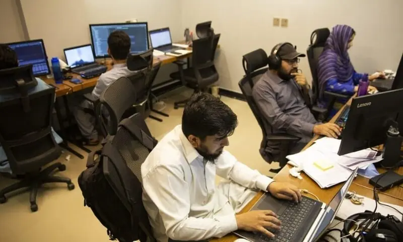 کارپوریٹ سیکٹر اور تنخواہ دار طبقے کے لیے 975 ارب کے ریلیف پیکج کی تیاری