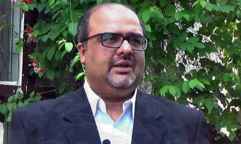 پی ٹی آئی رہنما مرزا شہزاد اکبر کو اشتہاری قرار دے دیا گیا