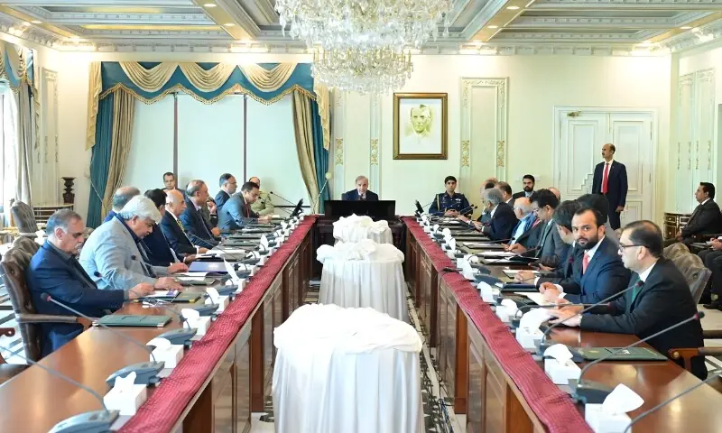 منی بجٹ کے خطرات: حکومت نے اضافی ٹیکسز لگانے کی آئی ایم ایف کی شرائط مان لیں