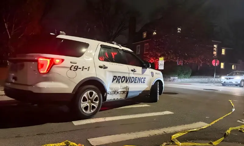 امریکہ کی براؤن یونیورسٹی میں فائرنگ، 2 افراد ہلاک، 9 شدید زخمی امریکہ کی براؤن یونیورسٹی میں فائرنگ، 2 افراد ہلاک، 9 شدید زخمی