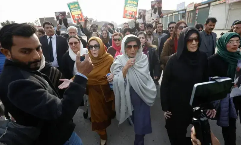 Imran Khan&rsquo;s sisters, Aleema Khan, Uzma Khanum and Noreen Niazi.