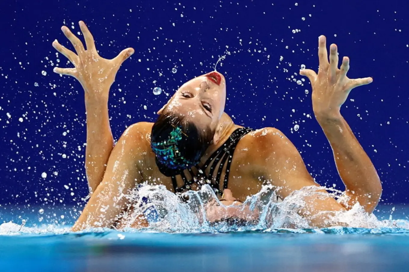 25 جولائی 2025 کو سنگاپور میں ورلڈ ایکواٹکس چیمپئن شپ میں اسپین کے ڈینس گونزالیز بونیو اور آیریس ٹیئو کیساس مکسڈ ڈیوٹ فائنل میں