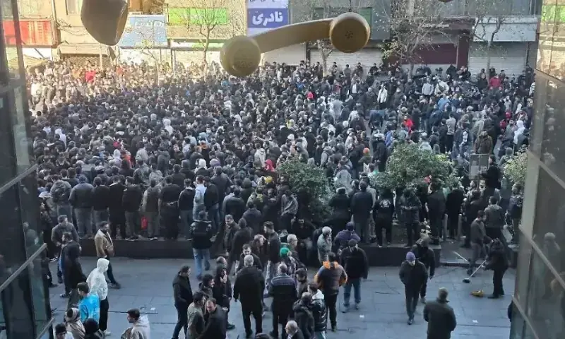 Protests took place on Thursday in Marvdasht in the southern Fars province, the activist news site HRANA reported. Protests took place on Thursday in Marvdasht in the southern Fars province, the activist news site HRANA reported.