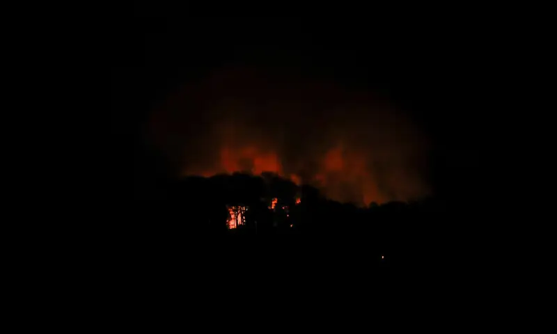 Smoke rises near Fort Tiuna, a military zone, during a full blackout, following explosions and loud noises in Caracas, Venezuela. – Reuters Smoke rises near Fort Tiuna, a military zone, during a full blackout, following explosions and loud noises in Caracas, Venezuela. – Reuters