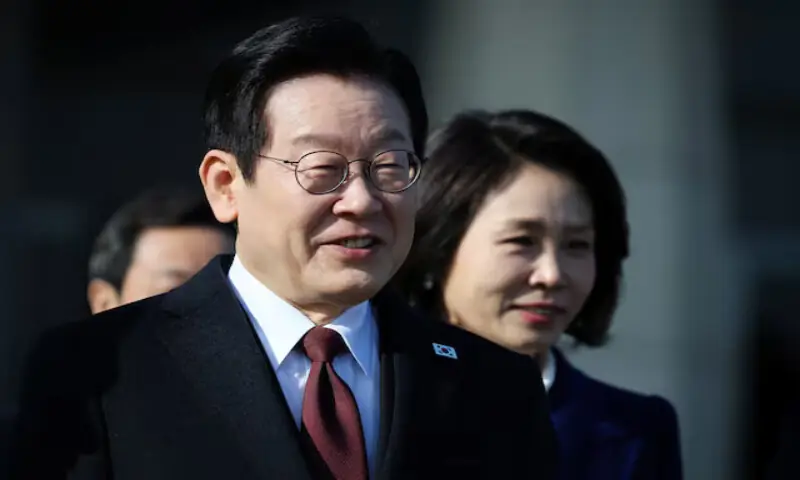 South Korean President Lee Jae Myung and his wife Kim Hye-kyung arrive at Seoul Air base as they leave for Beijing, in Seongnam, South Korea, on Sunday. &ndash; Reuters