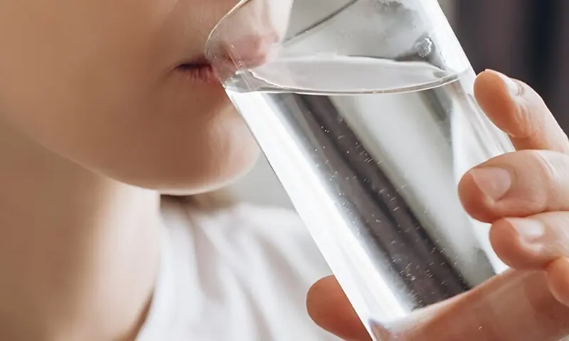 پینے سے پہلے پانی سے پلاسٹک کے ذرات نکالنے کا آسان ترین طریقہ