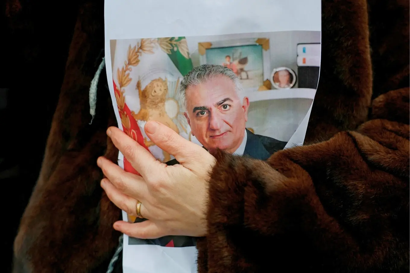 فرانس کے شہر پیرس میں ایران مخالف احتجاج کا ایک منظر