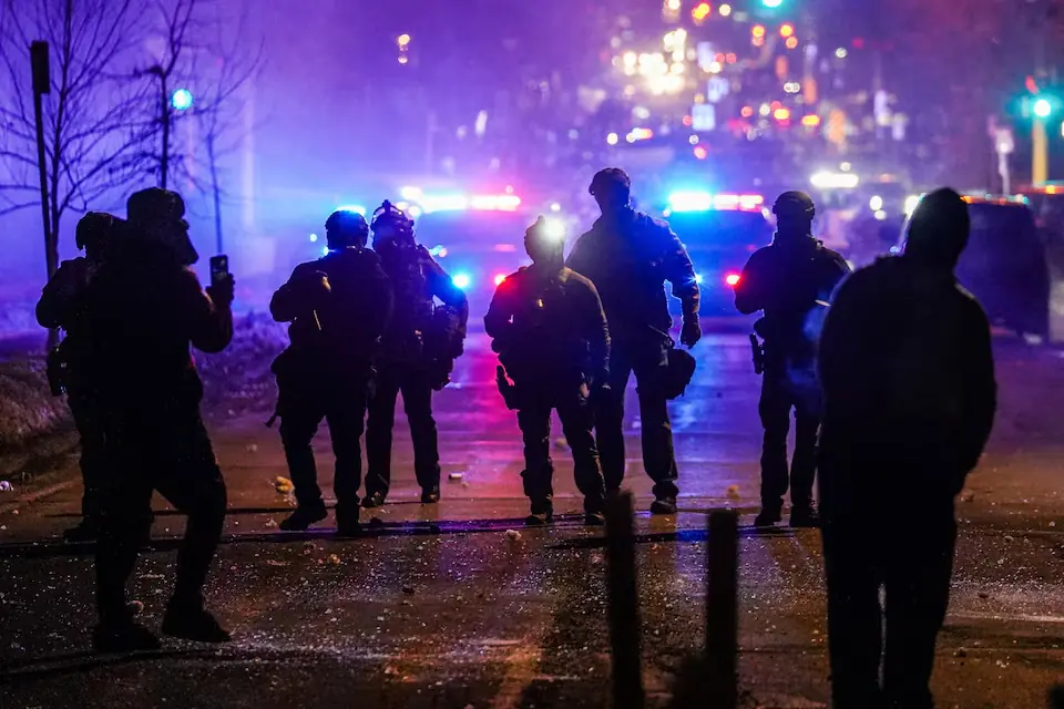 Federal agents. &ndash; Reuters