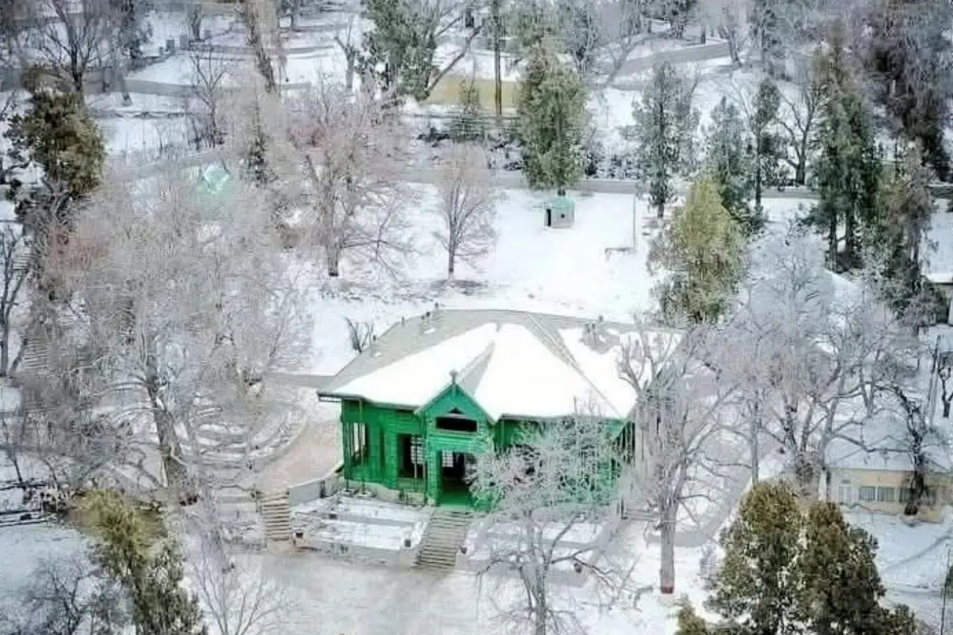 قائد اعظم ریزیڈنسی ۔ زیارت
(تصویر: ایکس/ پاکستان ٹورزم) قائد اعظم ریزیڈنسی ۔ زیارت
(تصویر: ایکس/ پاکستان ٹورزم)