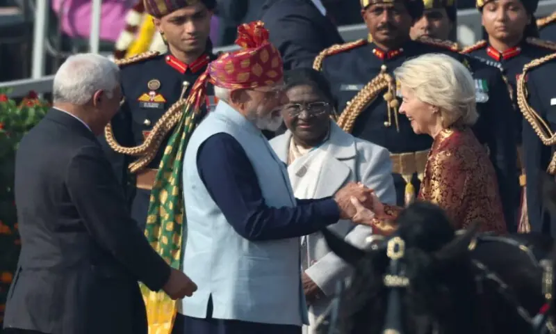 India&rsquo;s Prime Minister Narendra Modi greets European Commission President Ursula von der Leyen, next to India&rsquo;s President Droupadi Murmu, as they arrive to attend the Republic Day parade in New Delhi, India, on January 26, 2026. Reuters