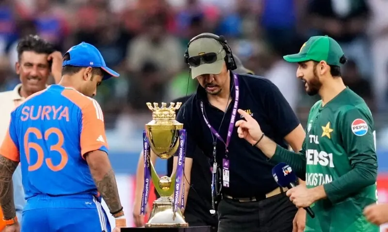ٹی ٹوئنٹی ورلڈکپ: نو ہینڈ شیک، نو کرکٹ؛ پاکستان کے فیصلے پر بھارت تلملا اٹھا