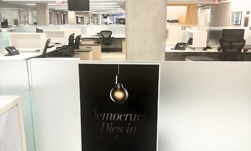 جیف بیزوس کے اخبار واشنگٹن پوسٹ سے اچانک 300 سے زائد صحافی برطرف