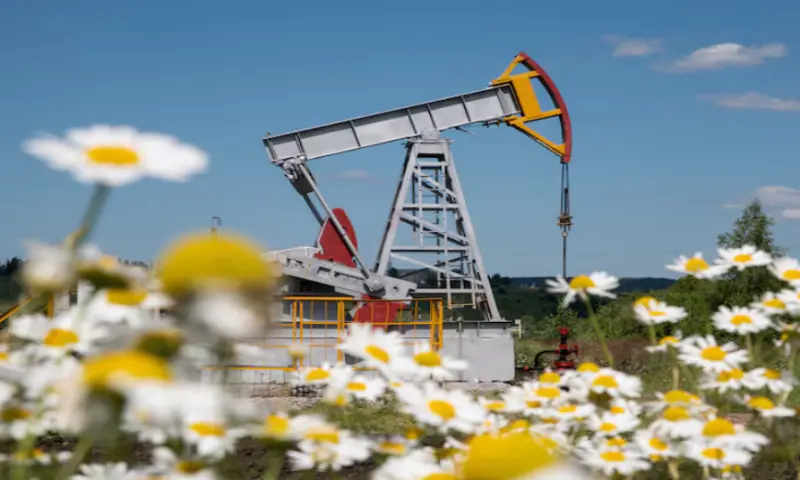 A view shows an oil pump jack outside Almetyevsk, in the Republic of Tatarstan, Russia. – Reuters A view shows an oil pump jack outside Almetyevsk, in the Republic of Tatarstan, Russia. – Reuters