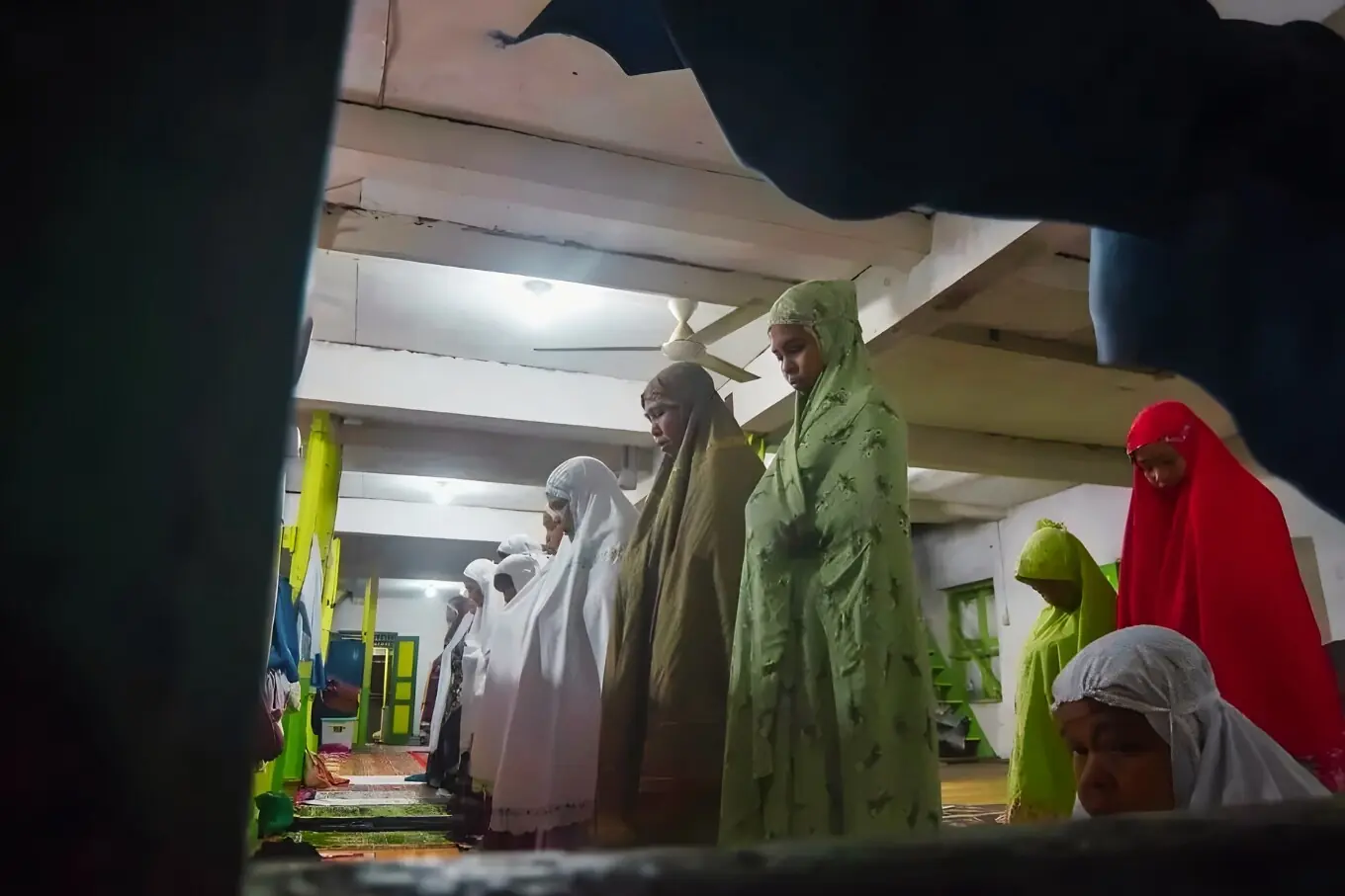 انڈونیشیا میں رمضان 2026 کی پہلی نمازِ تراویح انڈونیشیا میں رمضان 2026 کی پہلی نمازِ تراویح