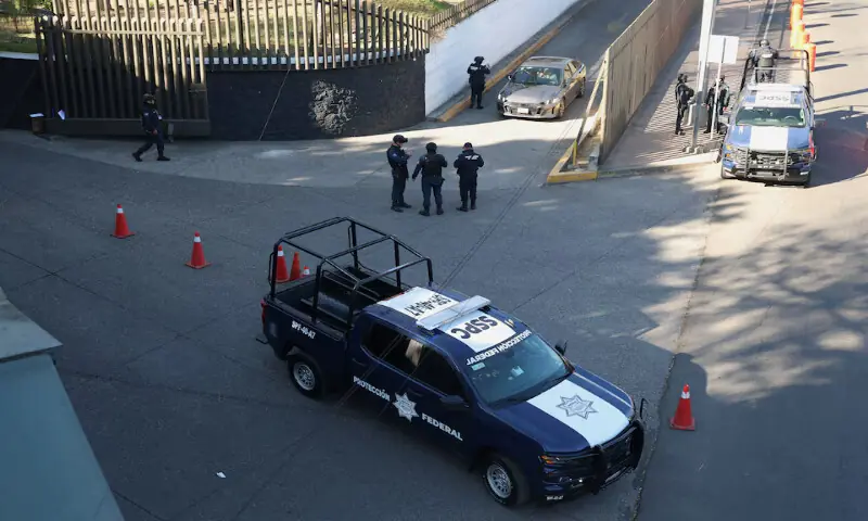 Members of the Federal Police guard the Secretary of Security and Citizen Protection building in Mexico City, Mexico. &ndash; Reuters