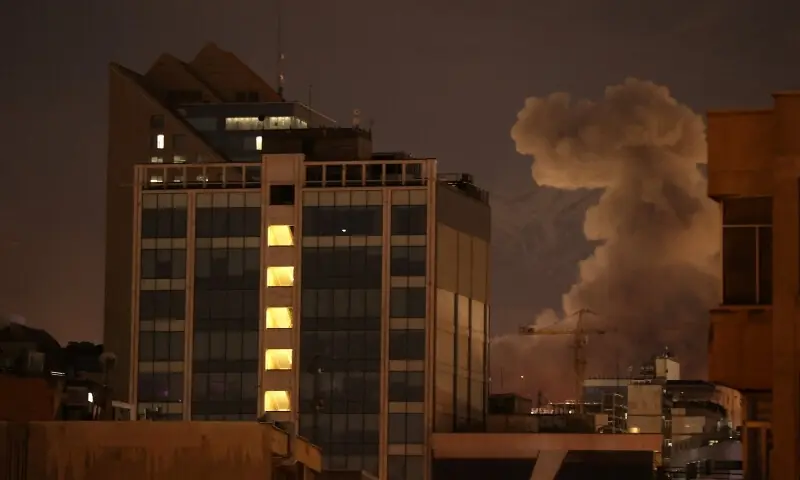 امریکا اور اسرائیل کی رات گئے تہران پر میزائلوں کی بارش، شہادتوں کی تعداد 200 سے زائد ہوگئی