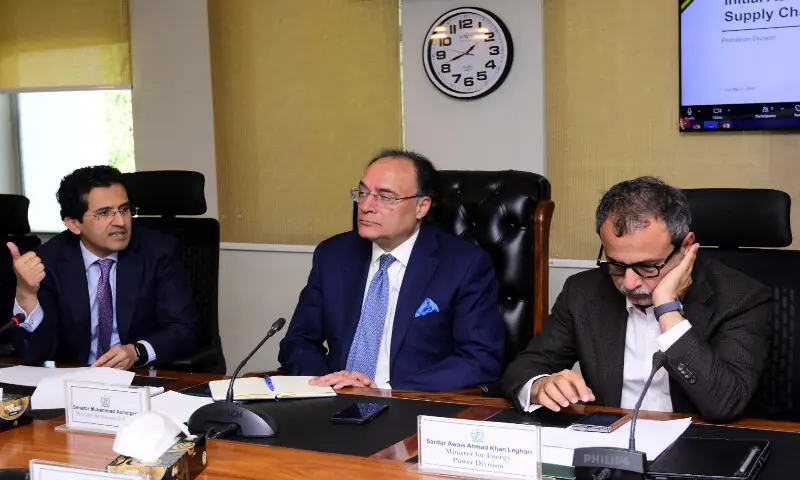 A high-level committee is set up under Finance Minister Muhammad Aurangzeb to assess the situation. Screengrab/Aaj TV A high-level committee is set up under Finance Minister Muhammad Aurangzeb to assess the situation. Screengrab/Aaj TV