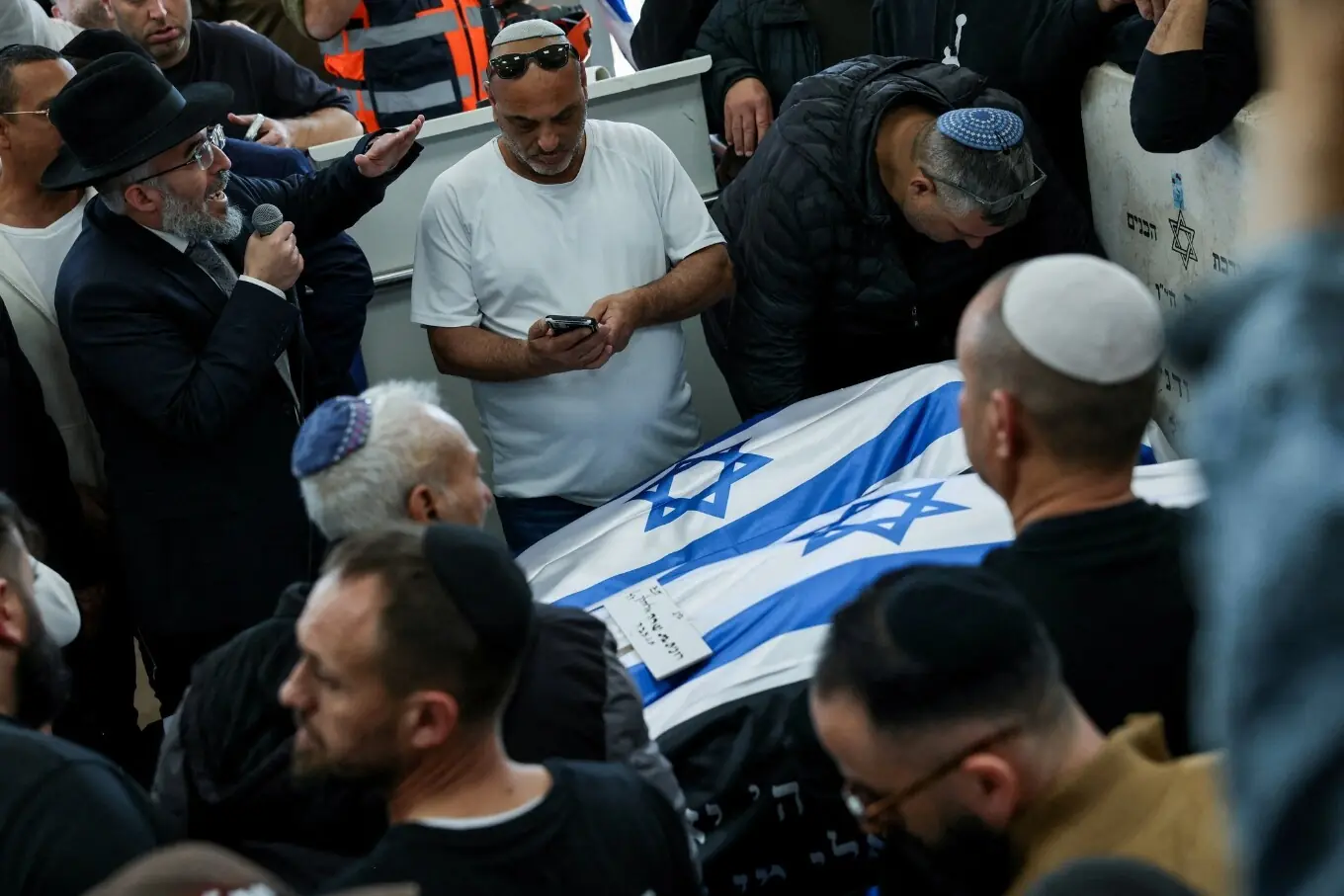 اسرائیل میں ایرانی میزائل حملے کے بعد ہلاکتیں اسرائیل میں ایرانی میزائل حملے کے بعد ہلاکتیں