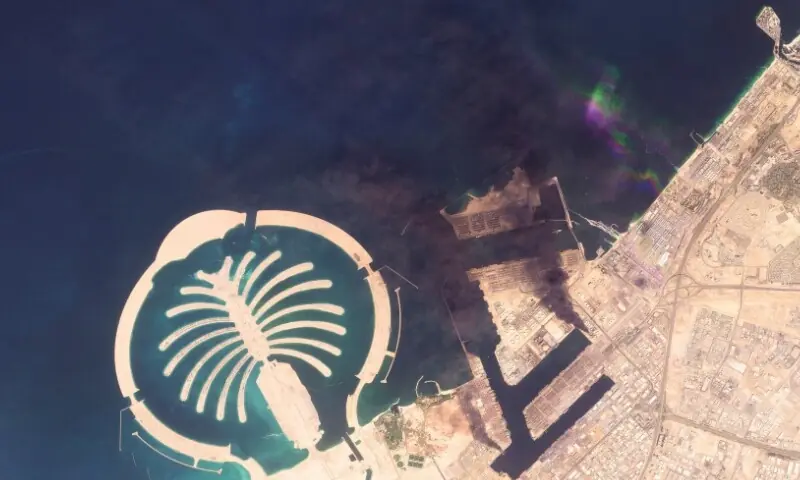 بلند و بالا عمارتیں اور گرتے میزائل؛ کیا دبئی محفوظ شہر نہیں رہا؟