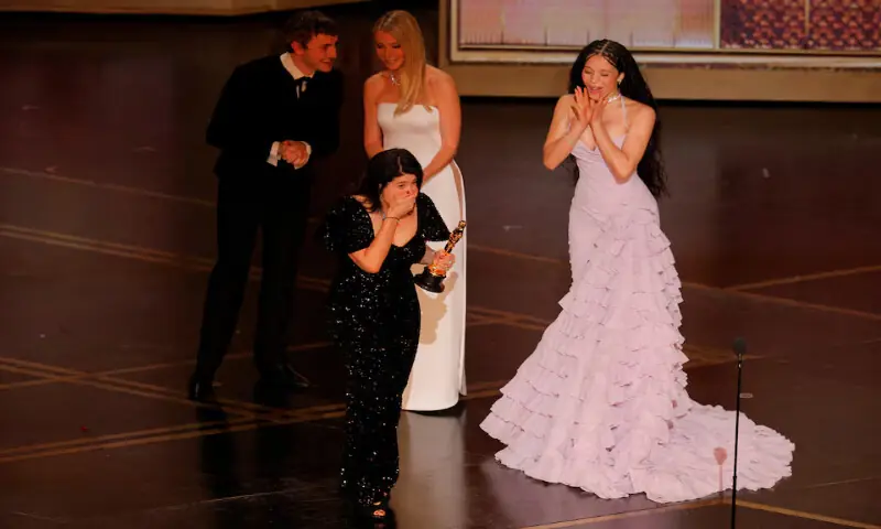 Cassandra Kulukundis accepts the Oscar for Best Casting for &ldquo;One Battle after Another&rdquo;. &ndash; Reuters