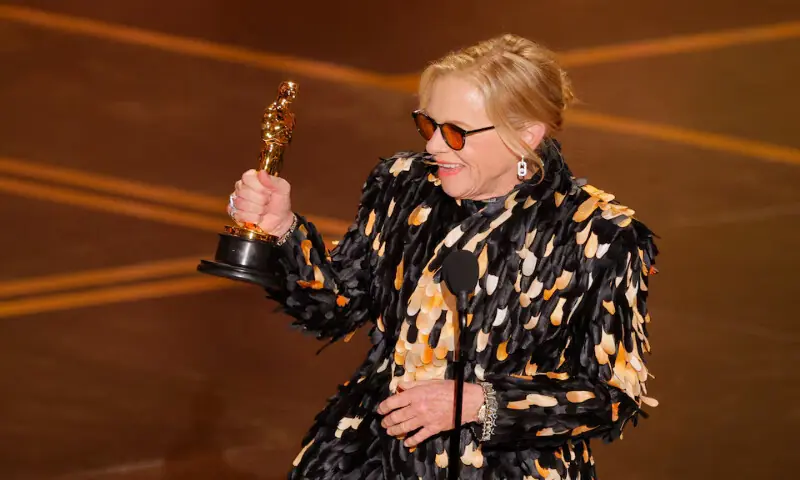 Amy Madigan accepts the Oscar for Best Supporting Actress for &ldquo;Weapons&rdquo;. &ndash; Reuters
