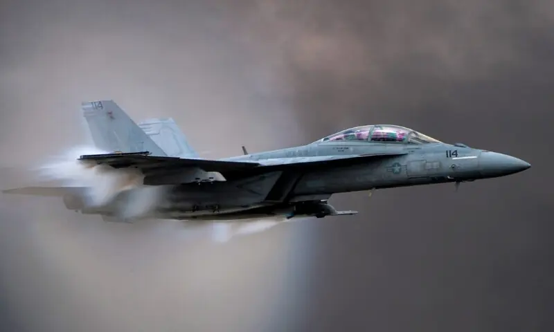 ایران نے امریکا کا &rsquo;ایف 18&lsquo; طیارہ مار گرایا: ایرانی میڈیا کا دعویٰ