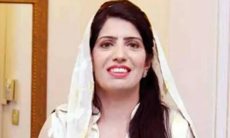 پی ٹی آئی رہنما عالیہ حمزہ لاہور سے گرفتار