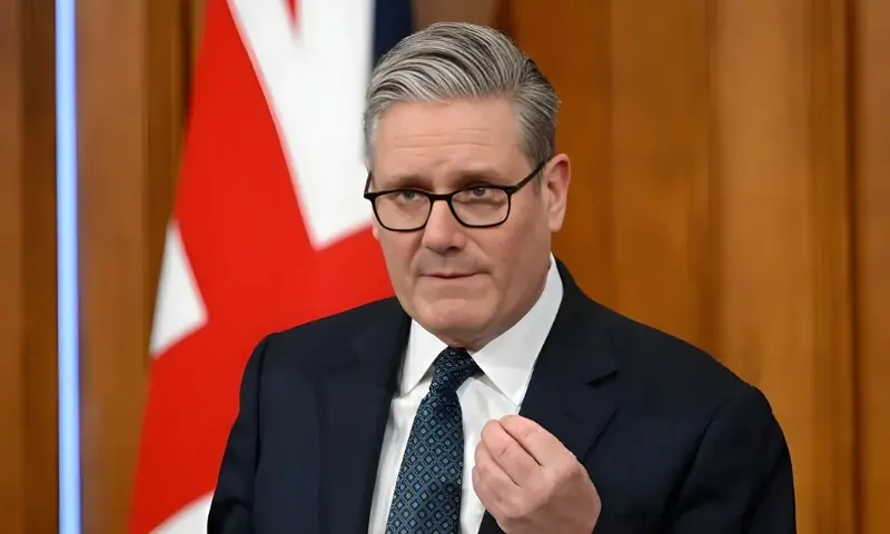 آبنائے ہرمز کھلوانے کی کوششیں: کیا اسٹارمر کا 40 ملکی اتحاد کامیاب ہوگا؟