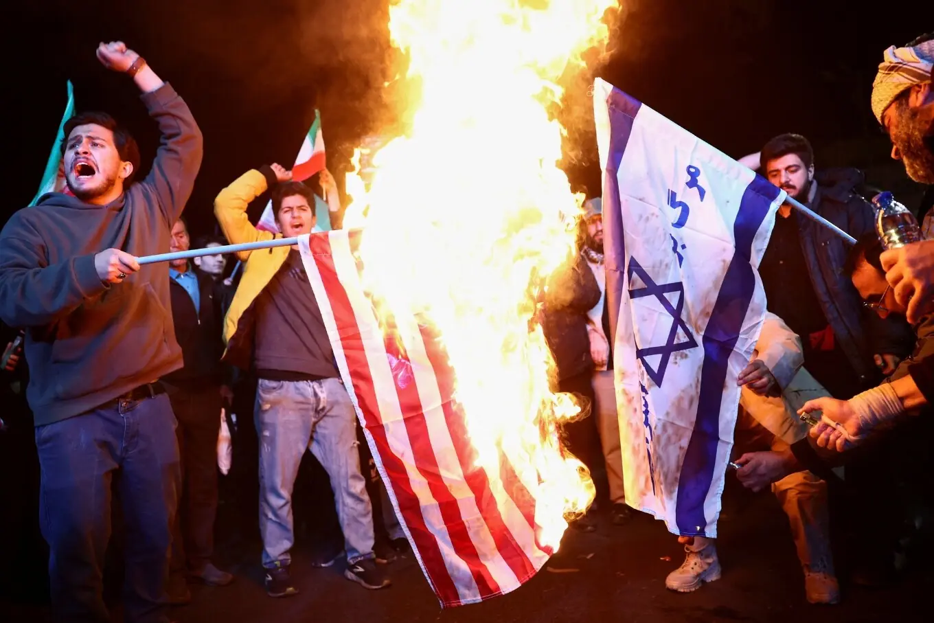 جنگ بندی پر ایران میں جشن