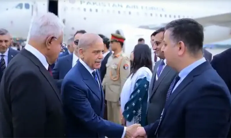 Antalya Governor Hulusi Şahin received the prime minister and his delegation at the airport. Radio Pakistan