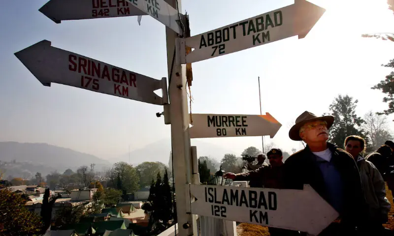 Ted Turner visits the city of Muzaffarabad in Azad Kashmir on December 18, 2005. -- Reuters