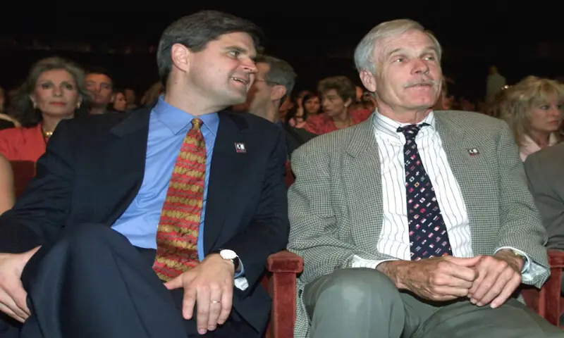 AOL chairman Steve Case chats with Ted Turner at the CNN Annual World Report on their 20th anniversary at the Georgia World Congress Center in Atlanta on June 1, 2000. -- Reuters