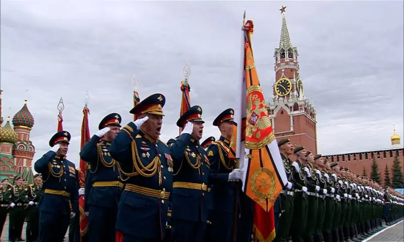Russian service members take part in a military parade on Victory Day in Red Square in central Moscow, Russia, on Saturday. -- Reuters