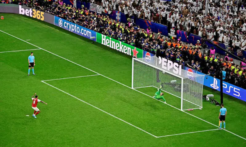 Arsenal's Gabriel Magalhaes misses a penalty during the penalty shootout as Paris St Germain wins the UEFA Champions League. -- Reuters Arsenal's Gabriel Magalhaes misses a penalty during the penalty shootout as Paris St Germain wins the UEFA Champions League. -- Reuters