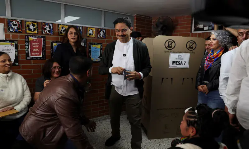 Colombian presidential candidate Ivan Cepeda reacts at a polling station during the first round of the presidential election in Bogota, Colombia. -- Reuters