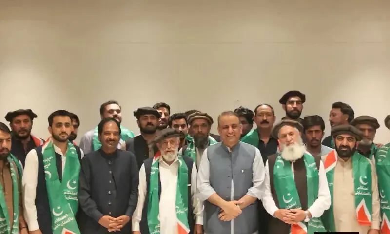 Istehkam-e-Pakistan Party President Aleem Khan, along with newly elected independent candidates who announced their decision to join the party. Screengrab/X/@istehkamPK