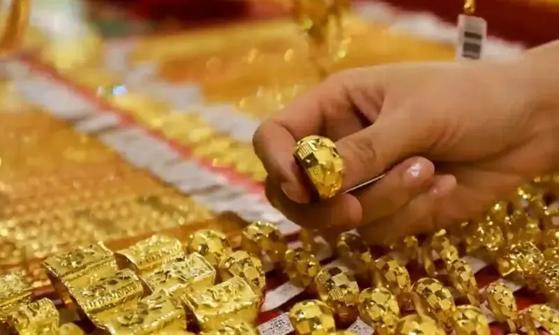 سونے کی قیمت میں بڑی کمی، فی تولہ 10 ہزار روپے سے زائد سستا